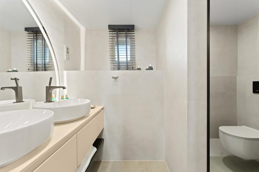 VIP cabin (x1) image 6
