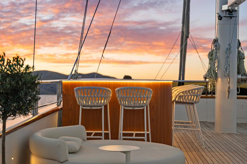 Amenities & Features image 12