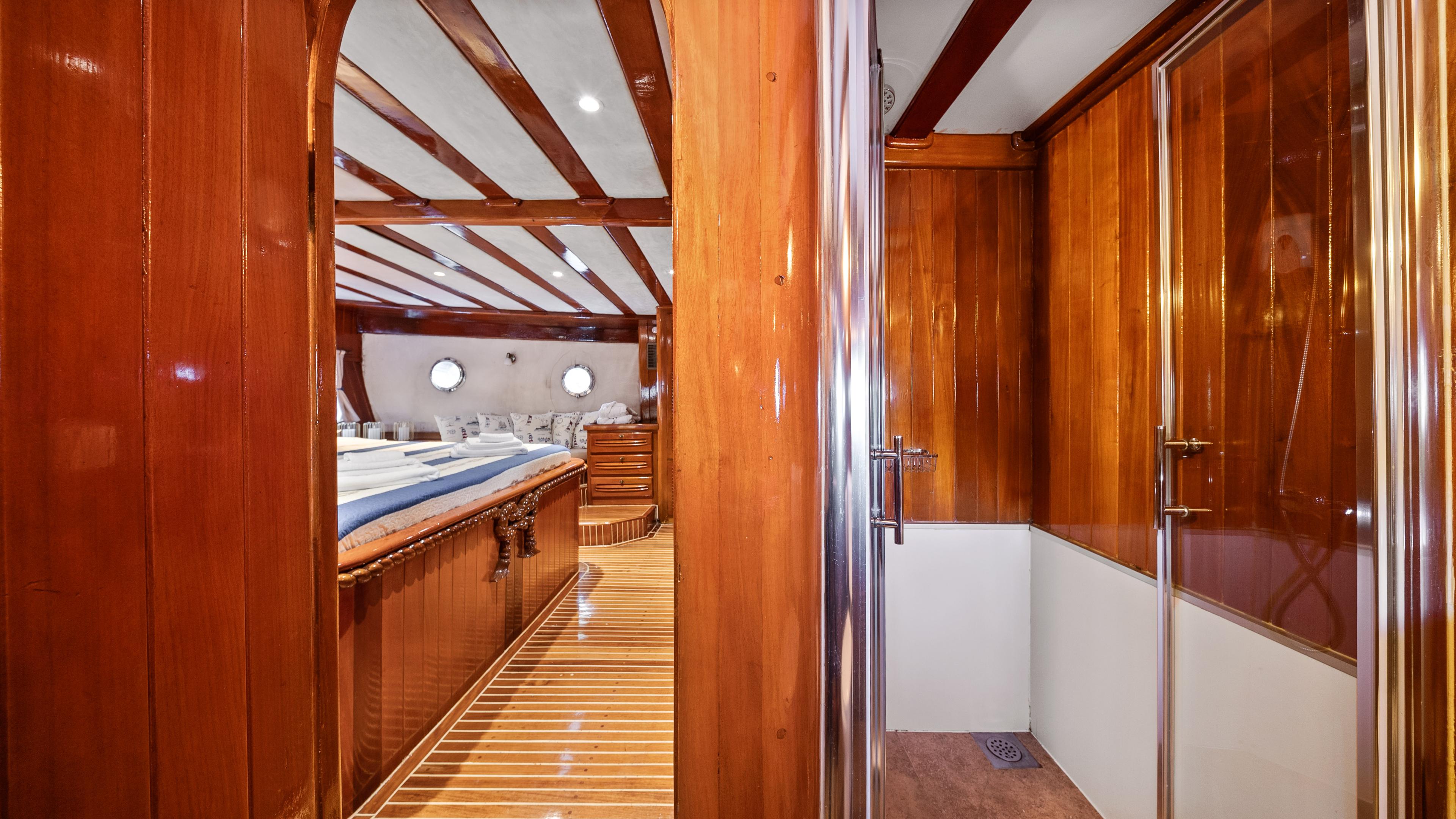Master Cabin (x1) image 5
