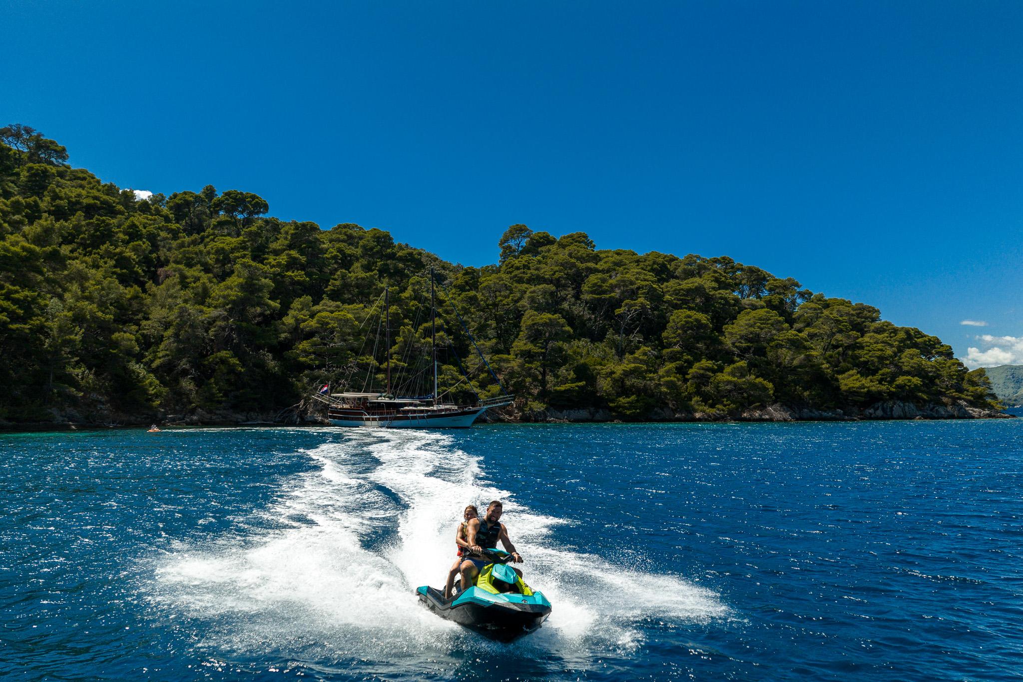 Water Toys & Tenders image 1