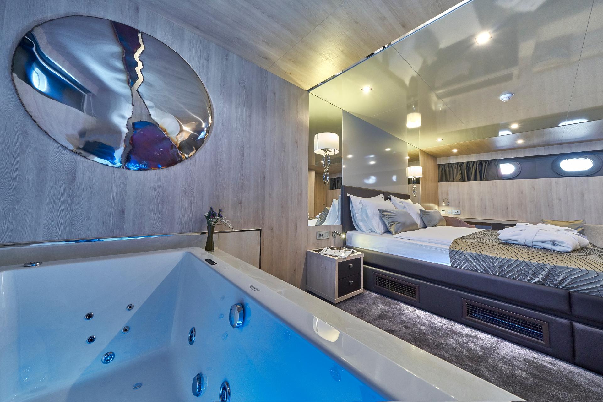 Master Cabin (x1) image 2
