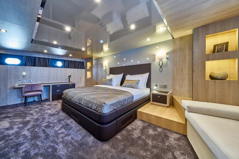 VIP Cabin (x1) image 1