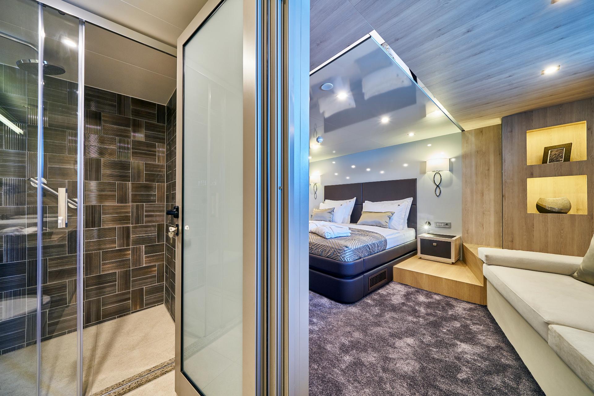 VIP Cabin (x1) image 3