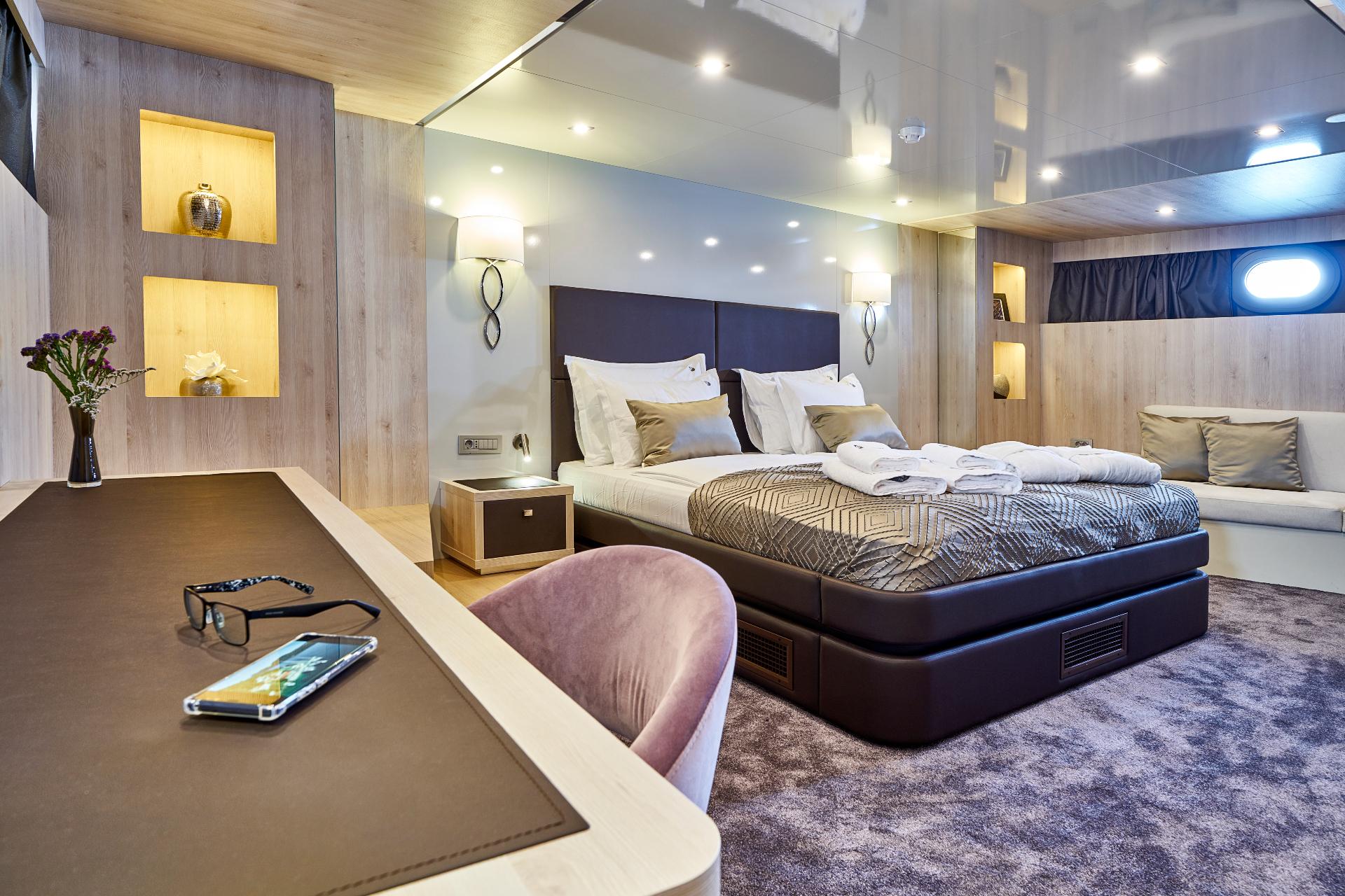 VIP Cabin (x1) image 6