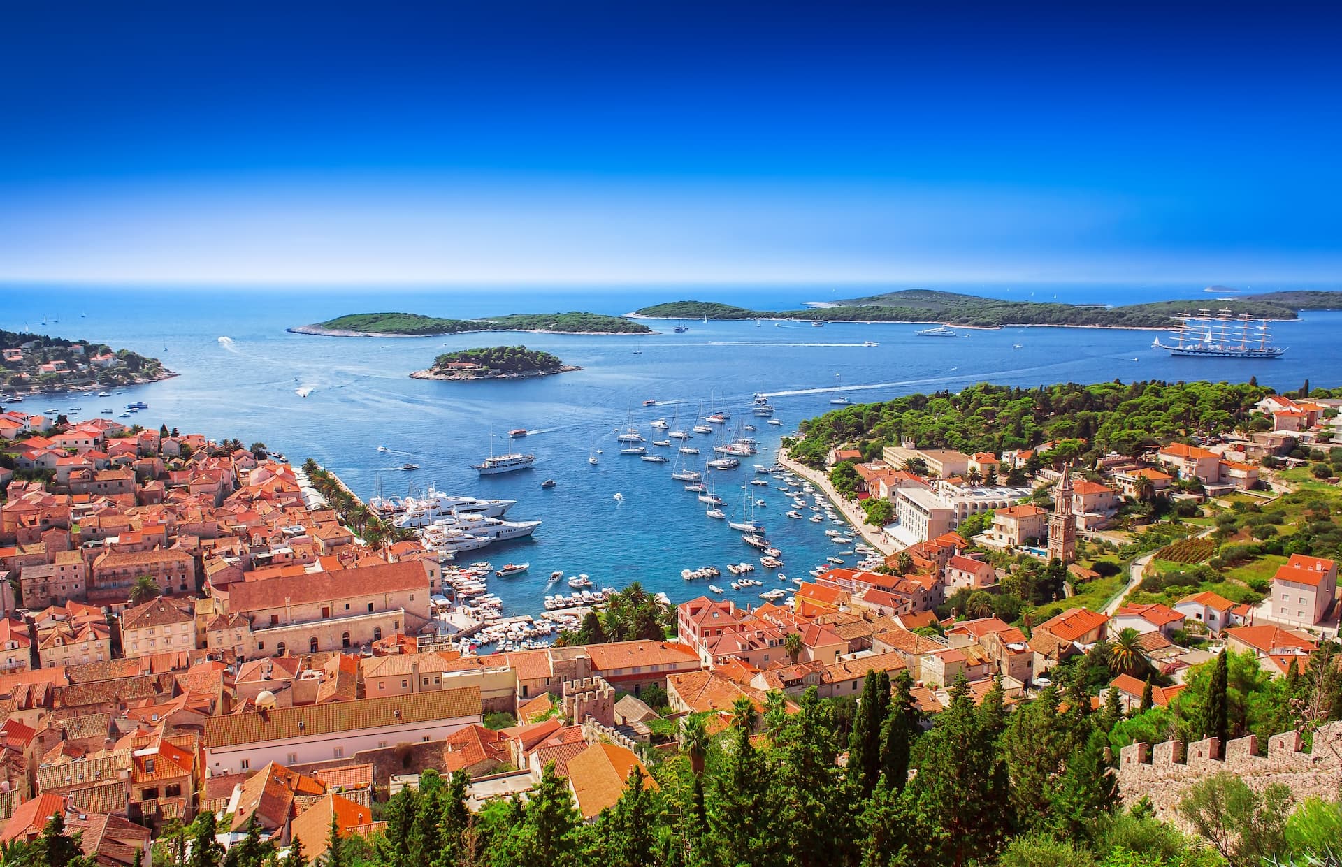 g-hvar-marina-and-yachts